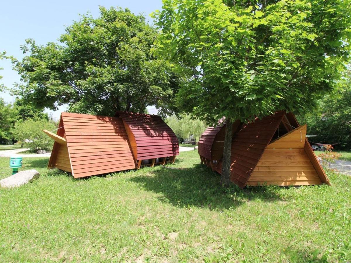 Habitat Createur - Hebergements Insolites Au Camping Municipal "Les Ecureuils" Recoubeau-Jansac Exterior photo