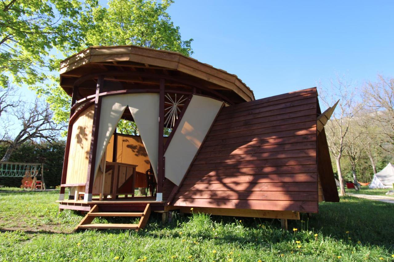Habitat Createur - Hebergements Insolites Au Camping Municipal "Les Ecureuils" Recoubeau-Jansac Exterior photo
