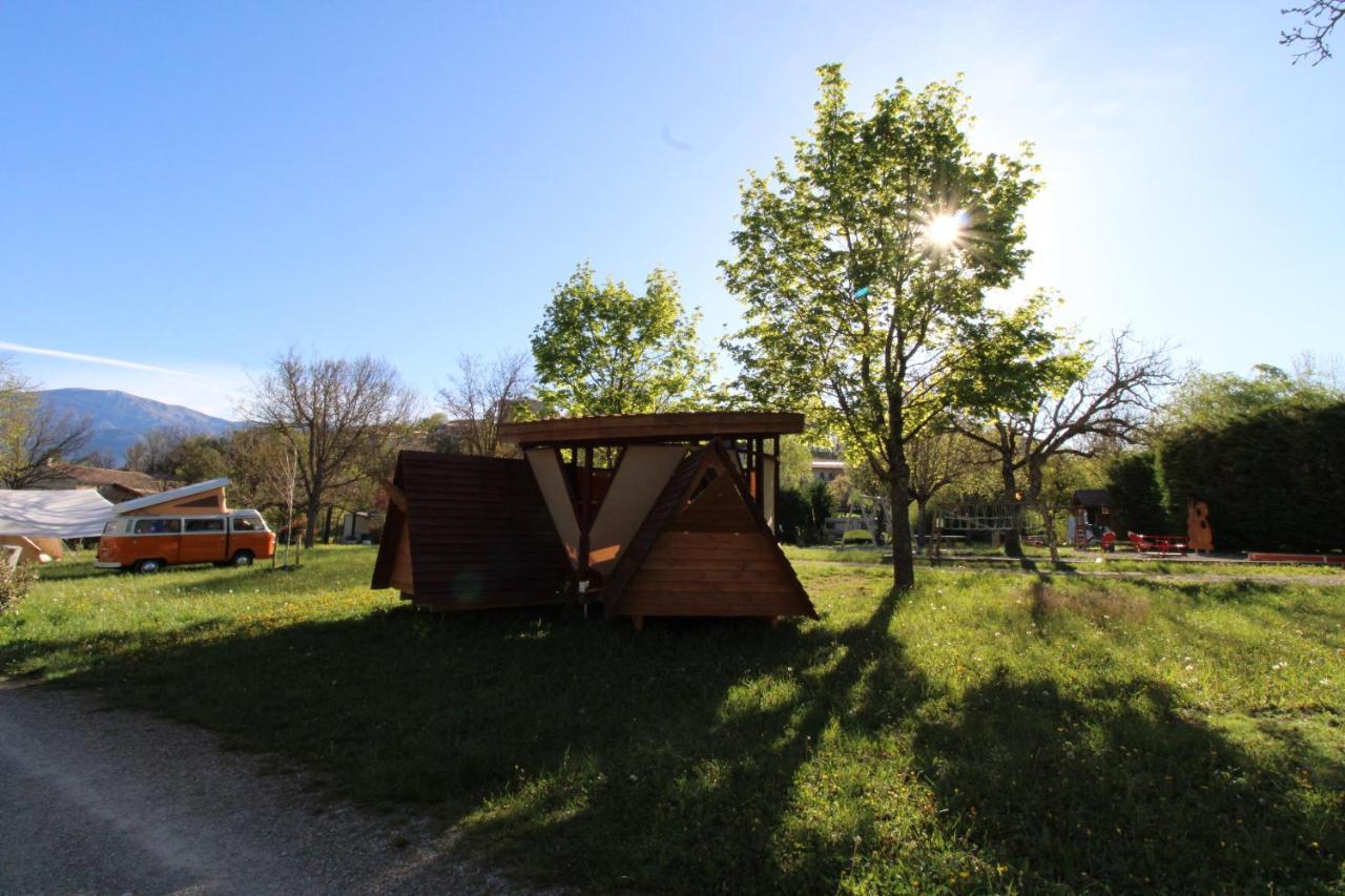 Habitat Createur - Hebergements Insolites Au Camping Municipal "Les Ecureuils" Recoubeau-Jansac Exterior photo