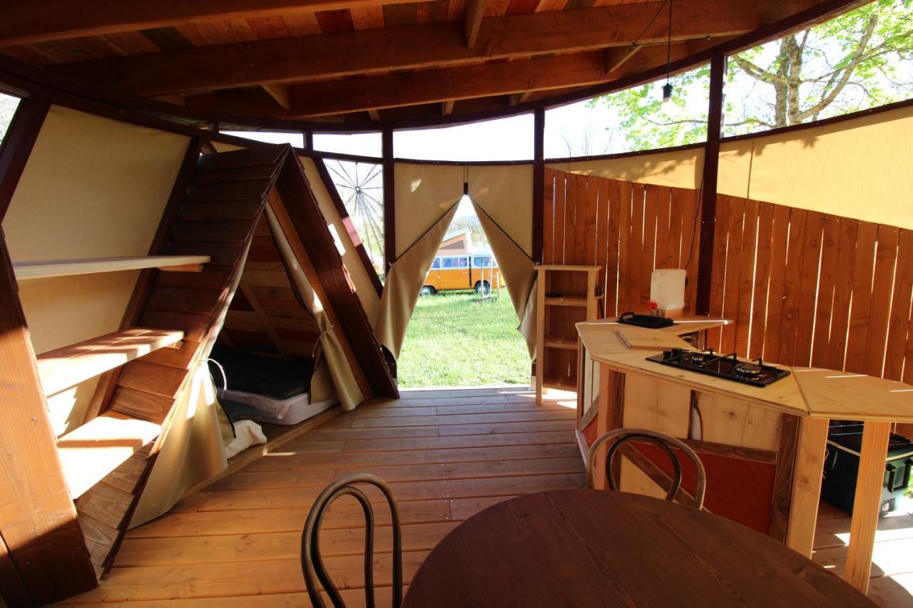Habitat Createur - Hebergements Insolites Au Camping Municipal "Les Ecureuils" Recoubeau-Jansac Exterior photo
