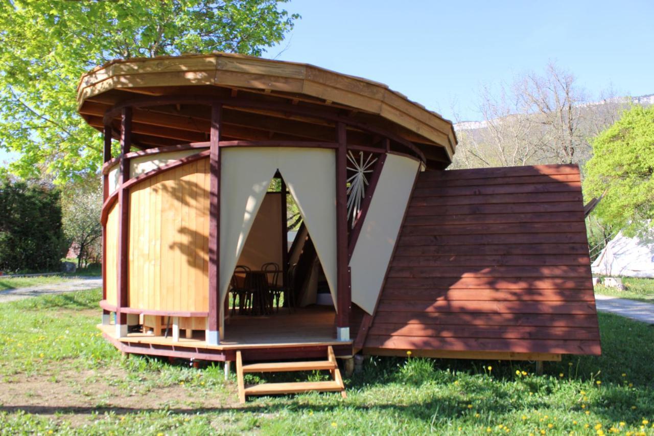Habitat Createur - Hebergements Insolites Au Camping Municipal "Les Ecureuils" Recoubeau-Jansac Exterior photo