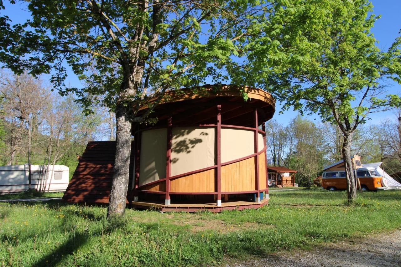 Habitat Createur - Hebergements Insolites Au Camping Municipal "Les Ecureuils" Recoubeau-Jansac Exterior photo