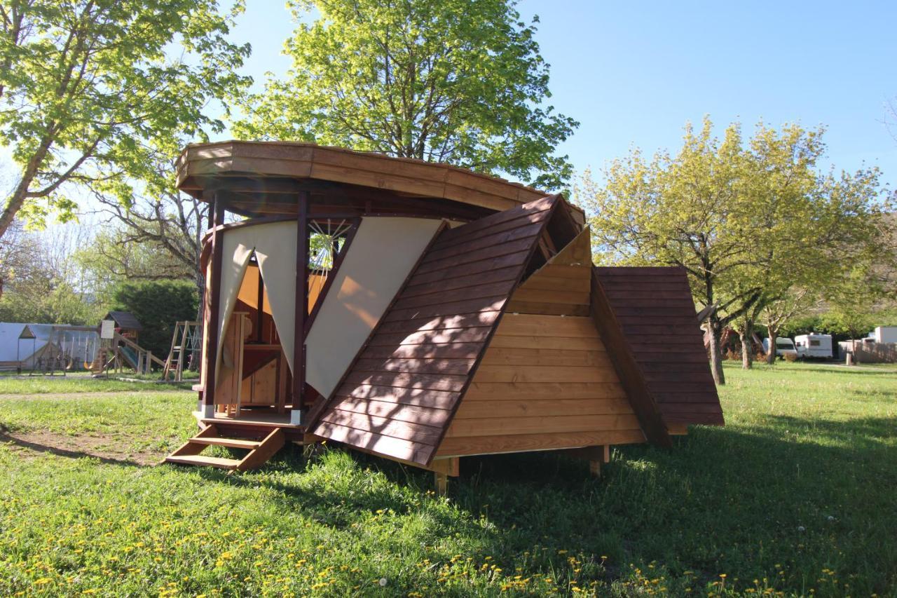 Habitat Createur - Hebergements Insolites Au Camping Municipal "Les Ecureuils" Recoubeau-Jansac Exterior photo
